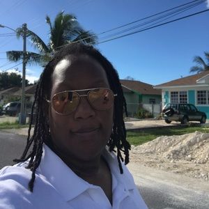 Meet your Posher, Kendra